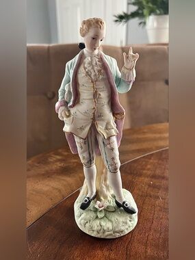 ANDREA FENZI Porcelain Figurine in Pastel Mint, Pink, Cream, Gold